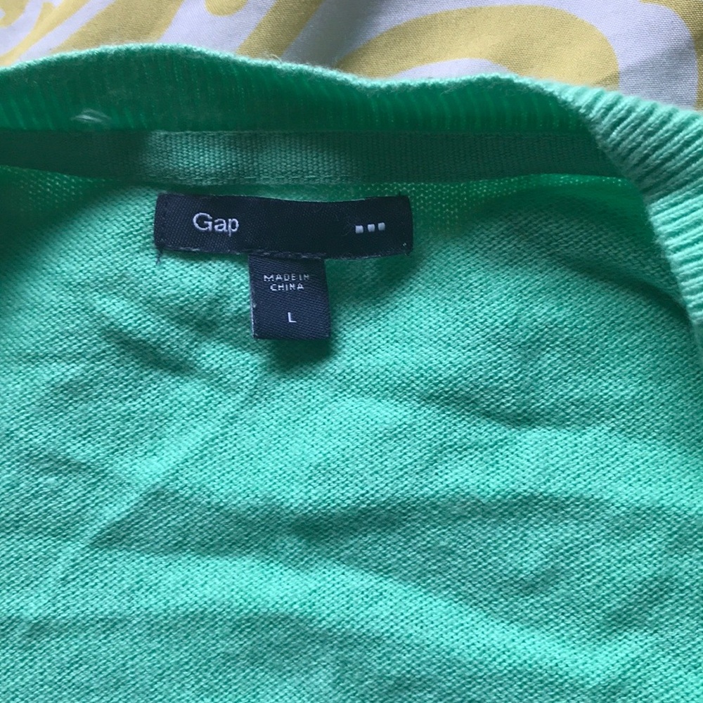 🎊🎉 5 for $20🎊🎉 women’s button down cardigan - Picture 2 of 5